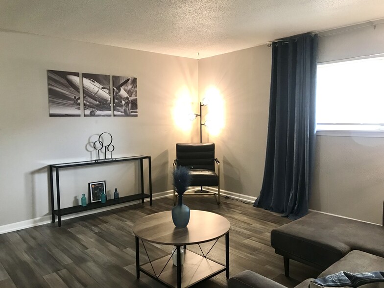 The Landing at Woodlawn Tower 2029 N Woodlawn Blvd Wichita KS 67208 Apartment Finder