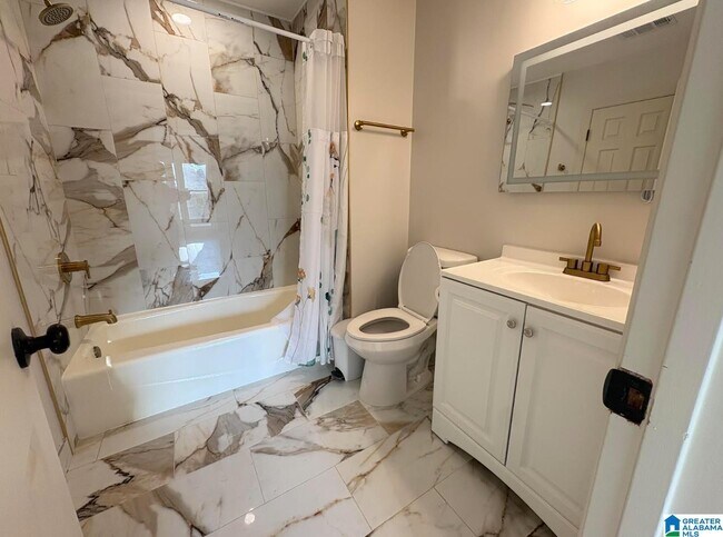 Building Photo - 1022 Vestavia Manor Dr