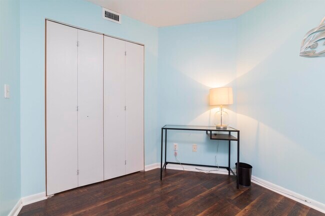 Building Photo - 43 Brigantine Ct