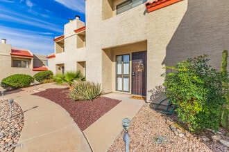 Building Photo - 1401 E Puget Ave