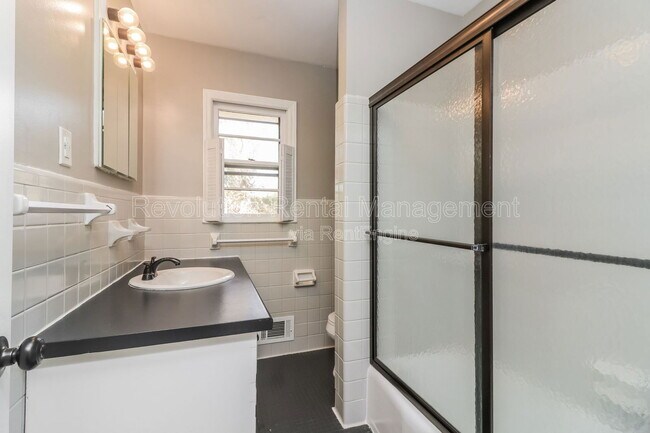 Building Photo - 24 Chestnut Dr