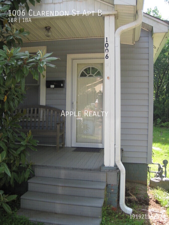 Building Photo - 1006 Clarendon St