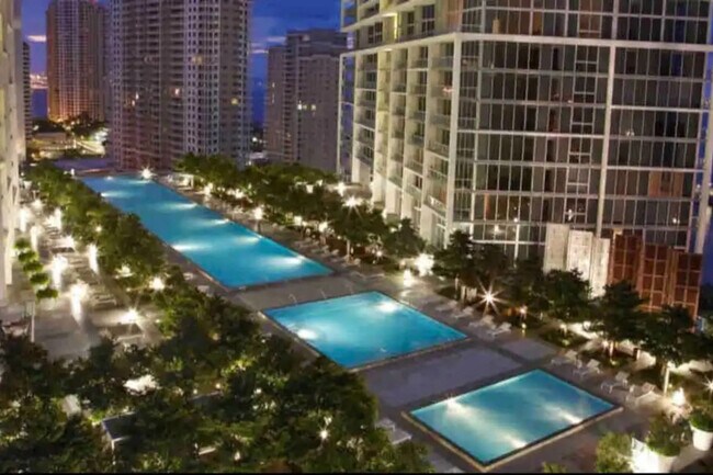 Building Photo - 481 Brickell Ave