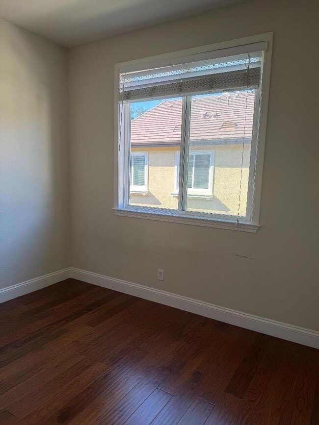 Building Photo - 5080 Ruffino Terrace