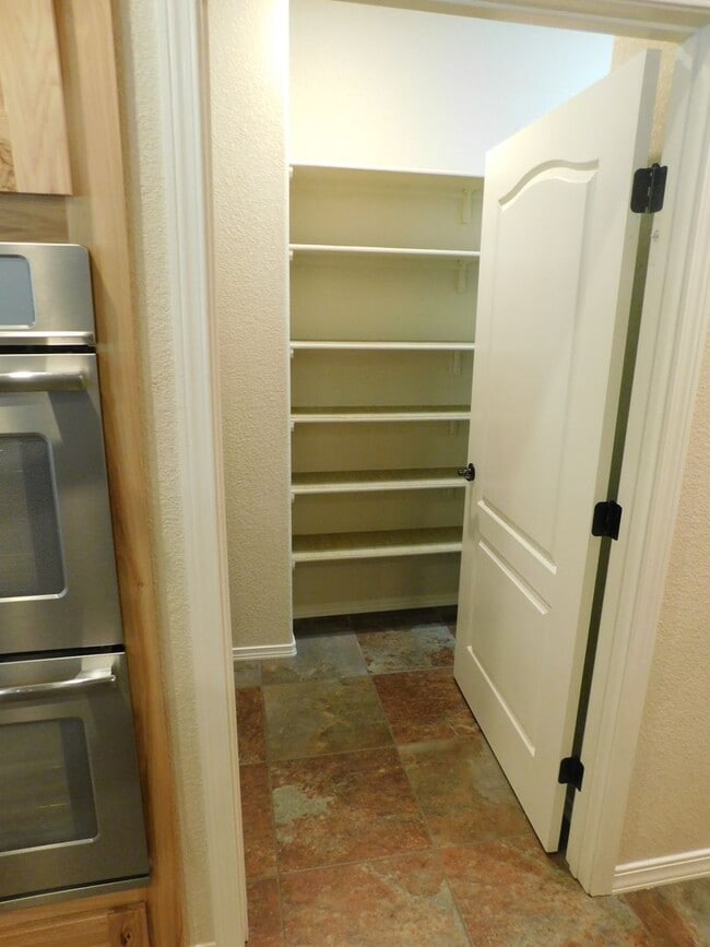 Building Photo - Check out this beautiful home located in o...