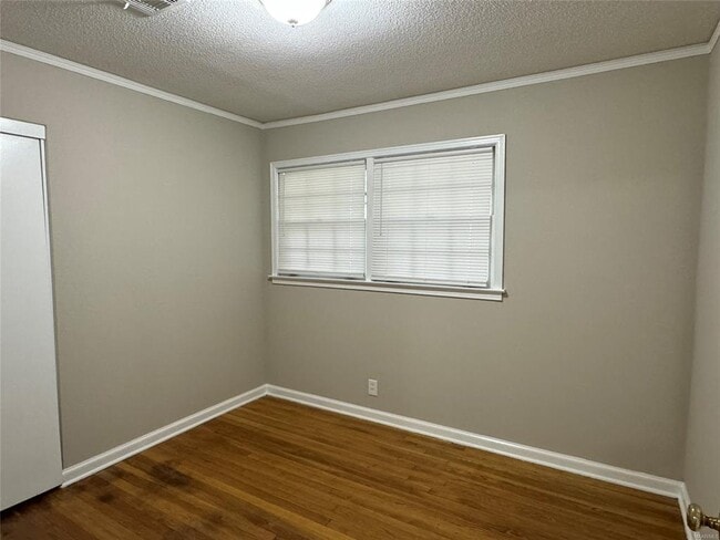 Building Photo - 1106 Lombard Dr
