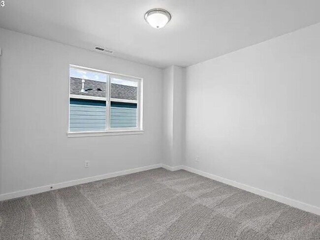 Building Photo - 1731 NE Waterfront St