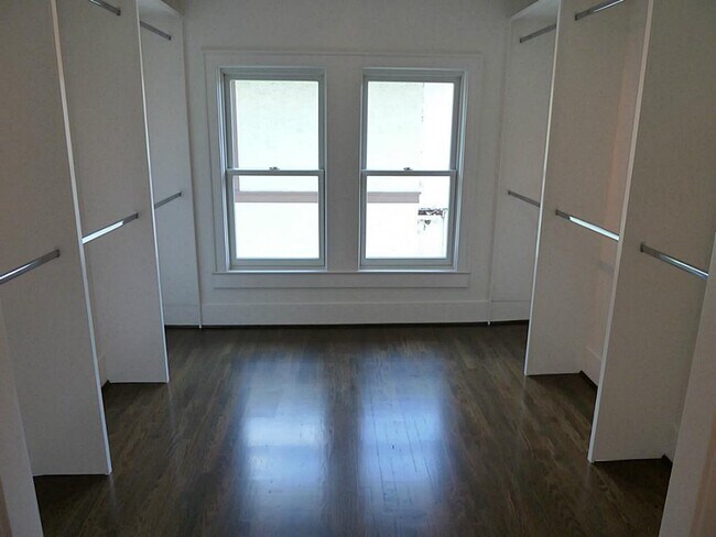 Building Photo - 408 Avondale St