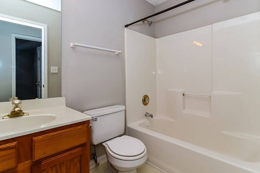 Building Photo - 7021 Long Run Ln