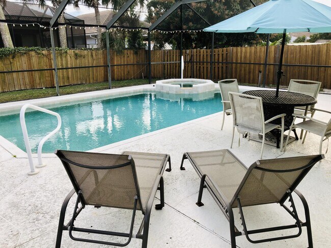 Building Photo - 840 104th Ave N