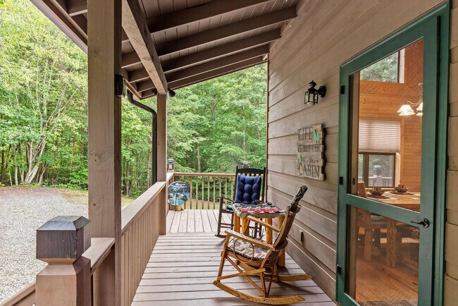 Building Photo - 4050 Henson Rd