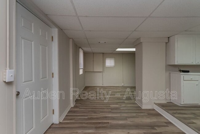 Building Photo - 1547 Heath St