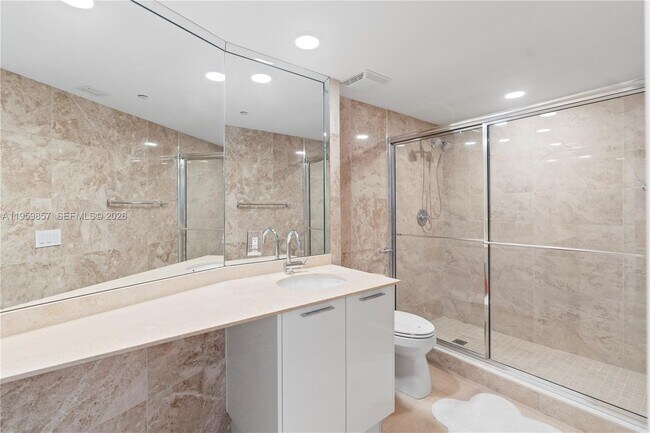 Building Photo - 18911 Collins Ave