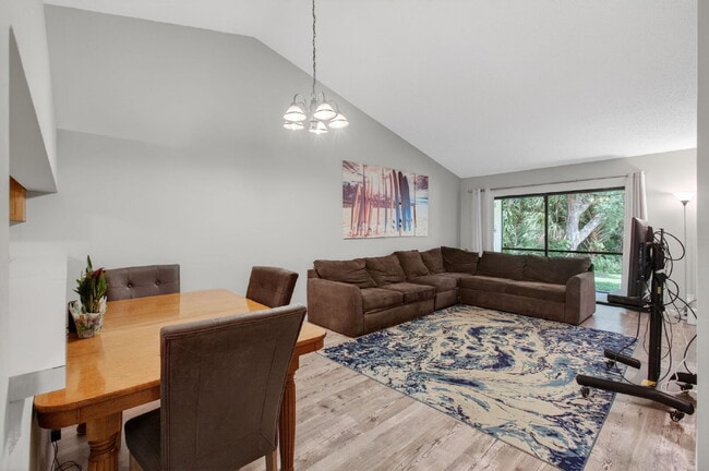 Building Photo - 460 Hardwood Pl