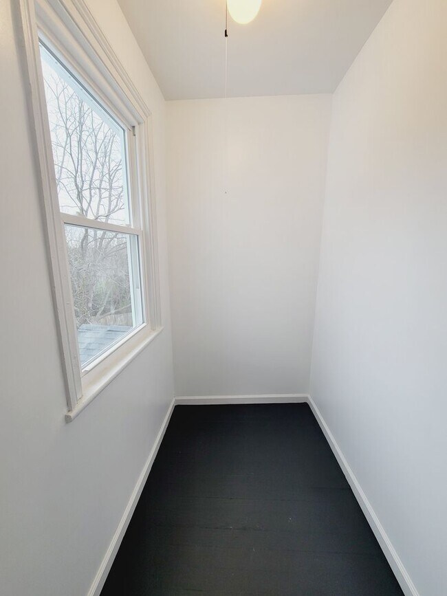 Building Photo - 1114 Bedford Ave