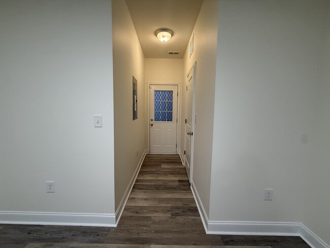 Building Photo - 113 W Langdon Ave