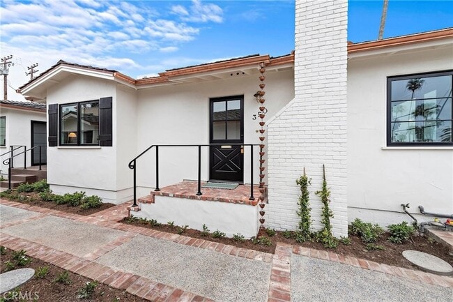 Building Photo - 350 Cliff Dr
