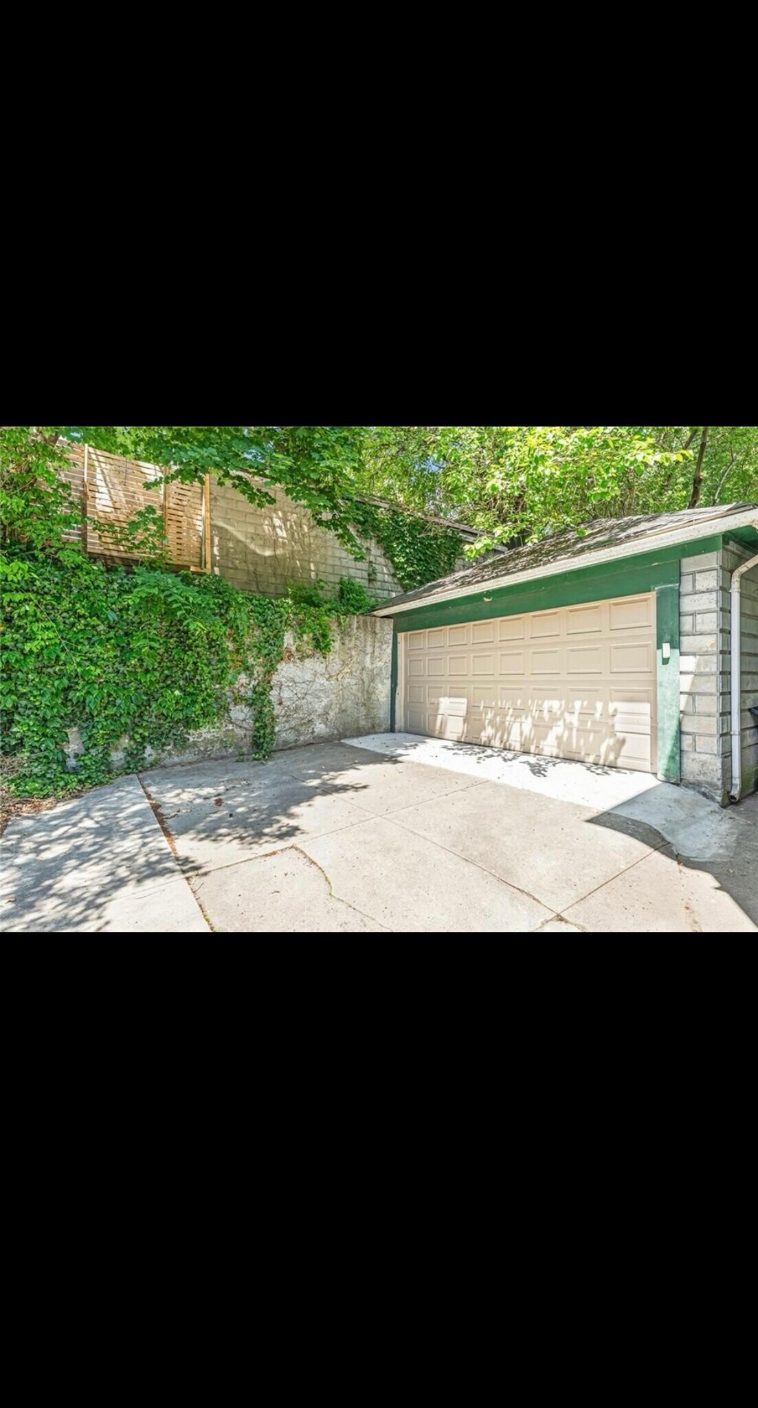 Building Photo - 207 Jewett St