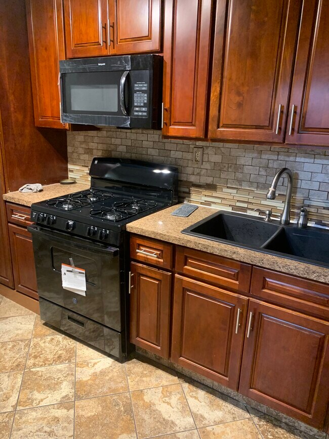 Building Photo - 101-46-146 95th St