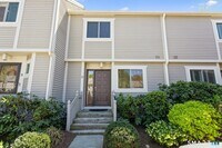 Building Photo - 33 Strathmore Ln