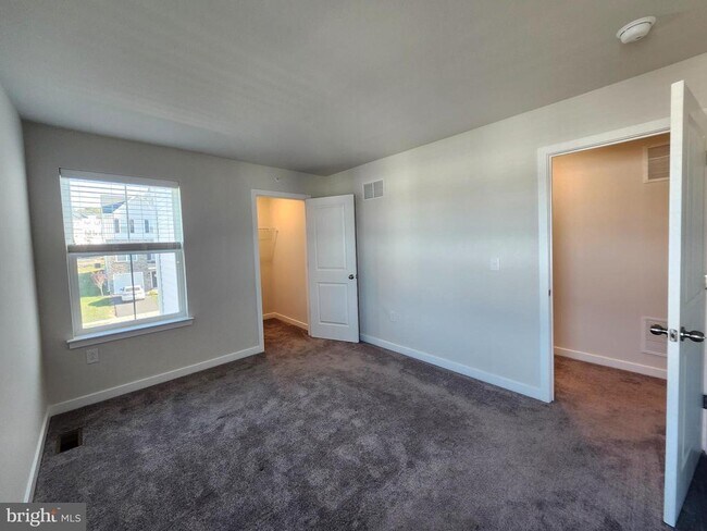 Building Photo - 4901 Brookside Ct