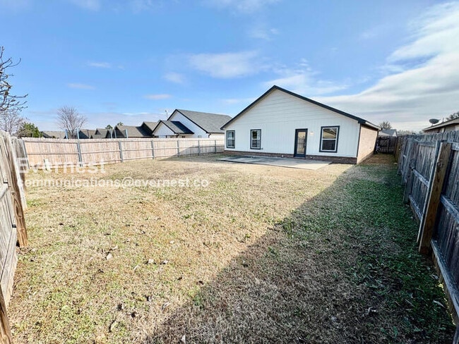 Building Photo - 4019 W 103rd Ct S