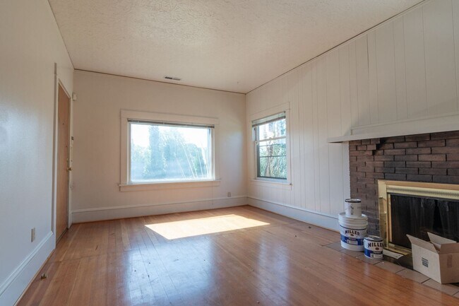 Building Photo - 5534 N Missouri Ave