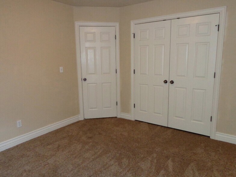 Building Photo - 465 W 1780 N St