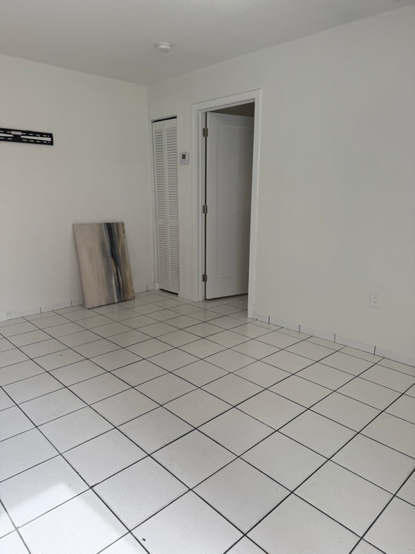 Building Photo - 25 NW 48th Pl