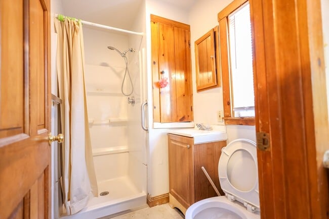 Building Photo - 68 A Newhall St