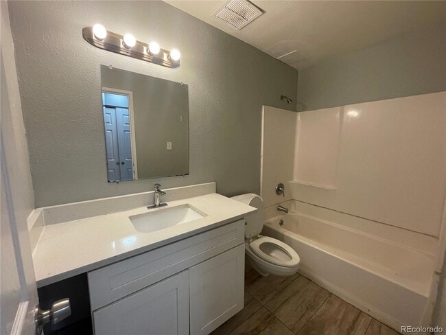 Building Photo - 1590 Clinton St