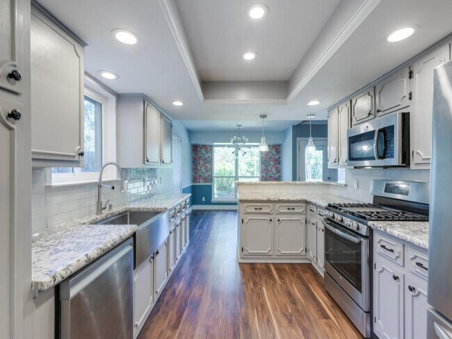 Building Photo - 2404 N Shields Dr