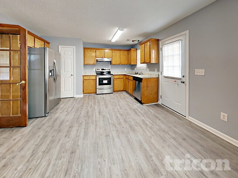 Building Photo - 120 Oakbrook Village Rd