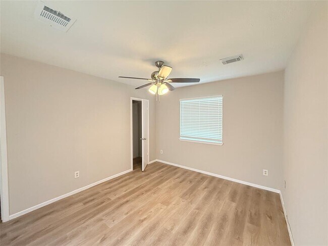 Building Photo - 6624 Westwick Dr