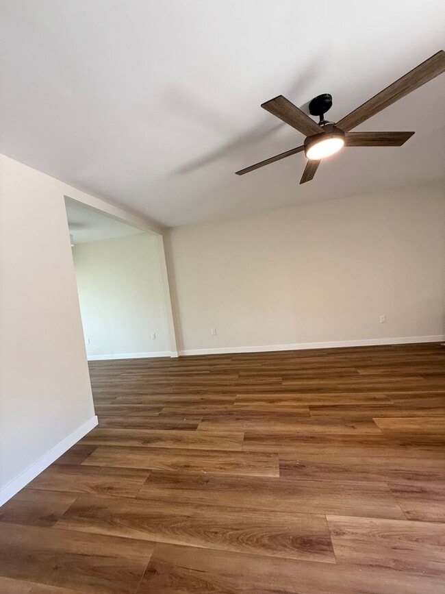Building Photo - 129 Olive St