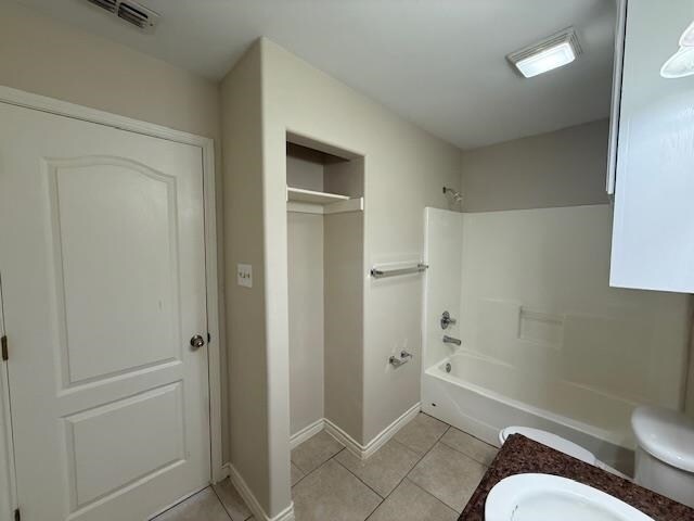 Building Photo - 2720 Camelot Dr