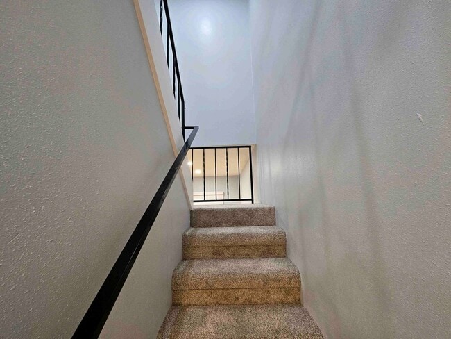 Building Photo - 3161 N Shore Dr SE