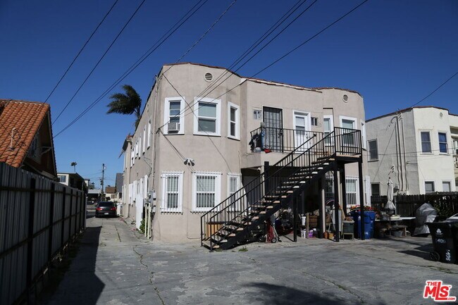 Building Photo - 1406 2nd Ave