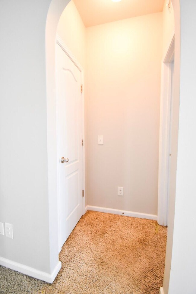 Building Photo - Coming Soon: 3 BEDROOM 2 BATHROOM - PETS C...