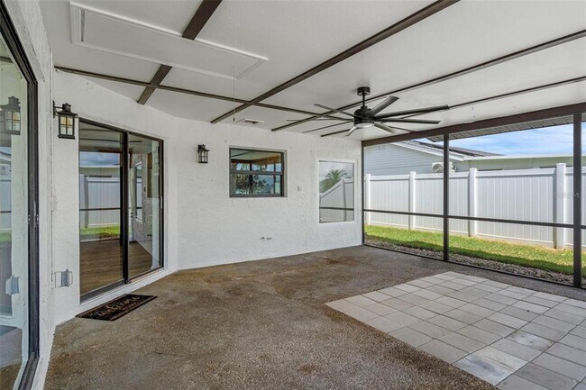 Building Photo - 9910 Island Harbor Dr