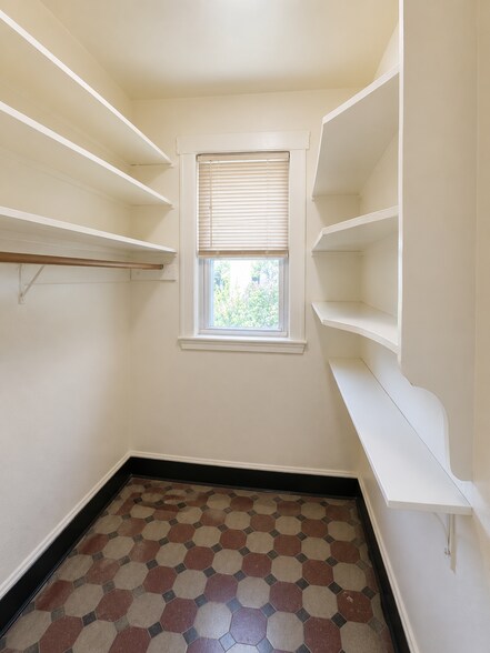 Building Photo - 333 Alewife Brook Pky