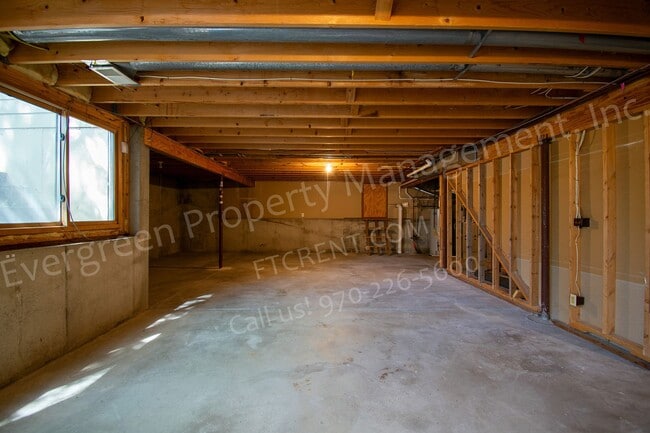 Building Photo - 1223 Red Oak Ct