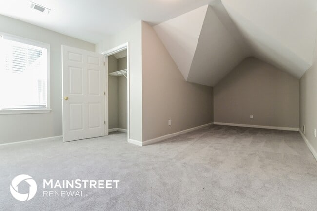 Building Photo - 530 Riverbirch Trce