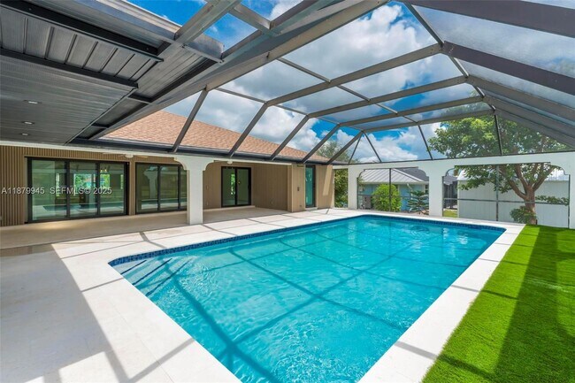 Building Photo - 105 Sinclair St SE