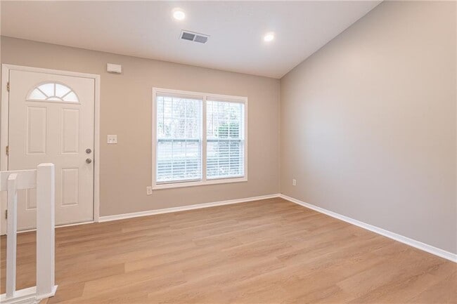 Building Photo - 210 Littlewick Way