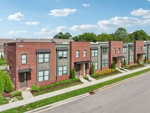 Building Photo - 1001 Lifford Ln