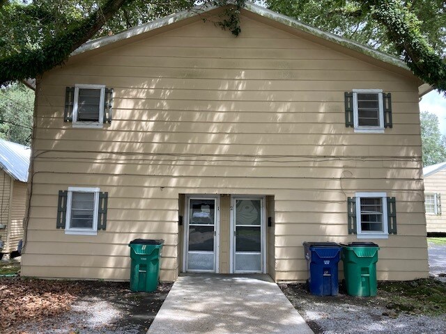 Building Photo - 411 Kibbie St