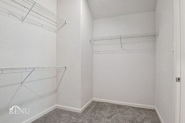 Building Photo - 313 Ridgeland Oak Dr