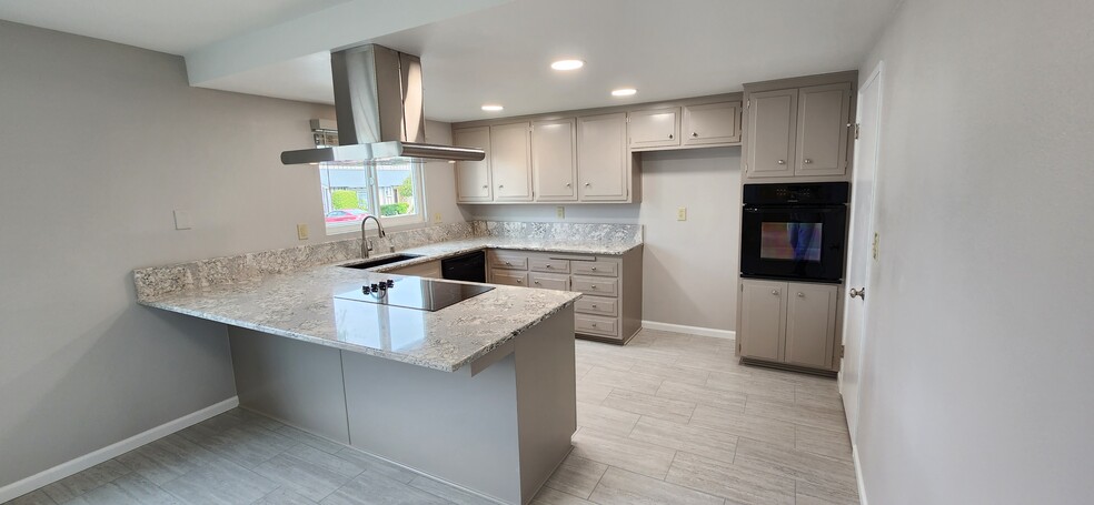 Kitchen - 1100 Opal St