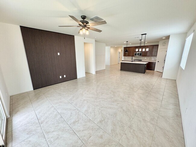 Building Photo - Beautiful 3 Bedroom 2 Bath Single Level Newer Built Home In Litchfield Park! Has Solar!